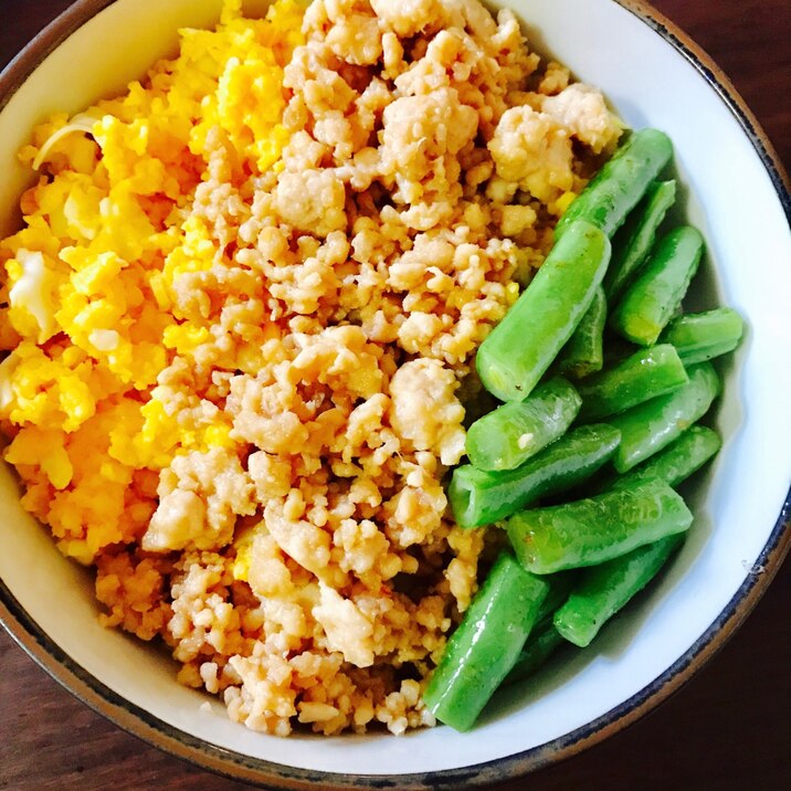 三食そぼろ丼☆